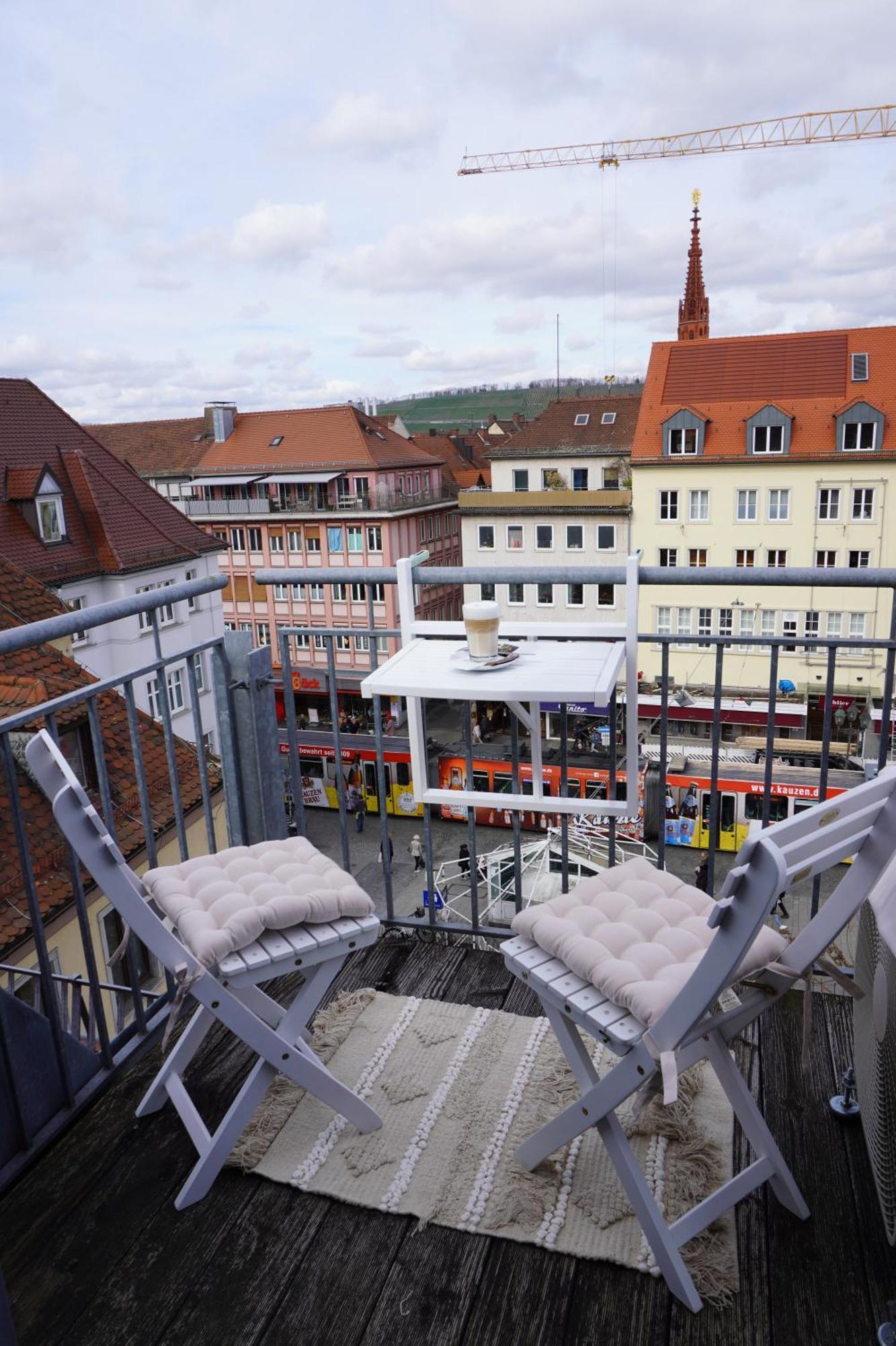 City Apartement Im Herzen Der Stadt ヴュルツブルク エクステリア 写真